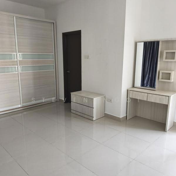Cluster House for Rent in Taman Gaya (Ulu Tiram) - Steven Ngoi - Bedroom - PropertyGuru.com.my