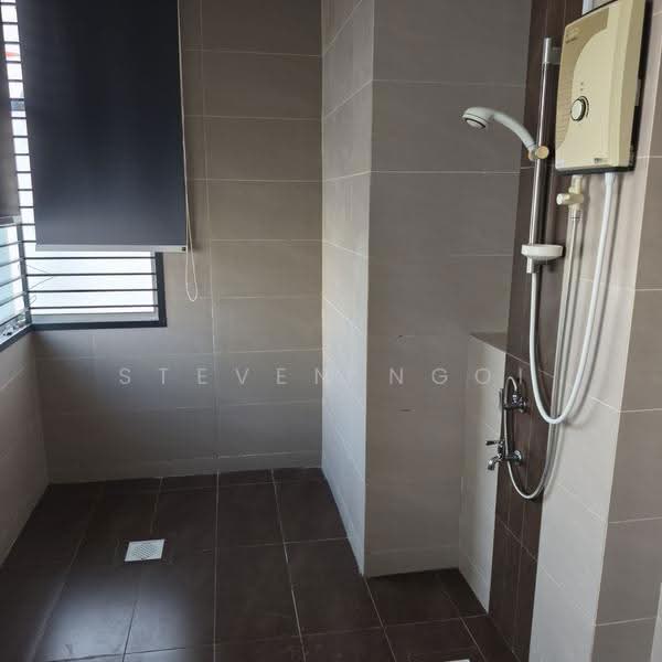 Cluster House for Rent in Taman Gaya (Ulu Tiram) - Steven Ngoi - Bathroom - PropertyGuru.com.my
