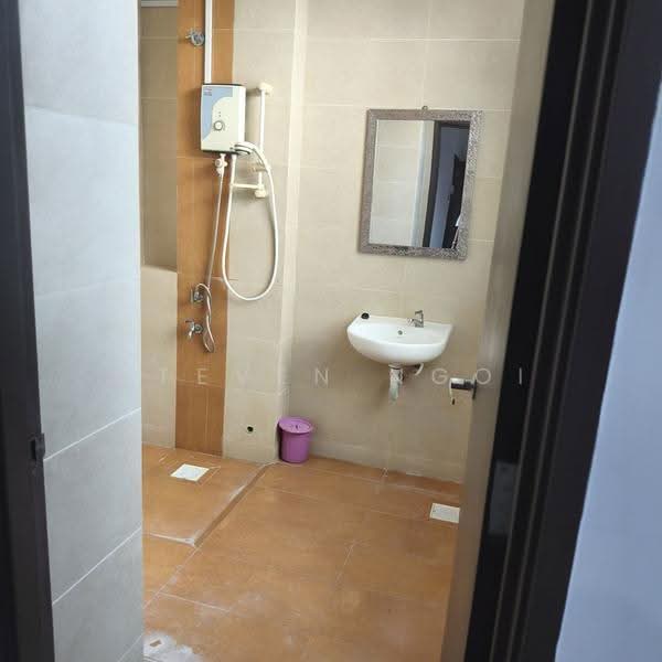 Cluster House for Rent in Taman Gaya (Ulu Tiram) - Steven Ngoi - Bathroom - PropertyGuru.com.my