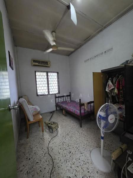 Rumah Teres 1-Tingkat untuk Dijual di Taman Bahagia (Senai) - Crystal Kong - Bedroom - PropertyGuru.com.my