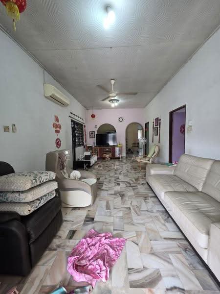 Rumah Teres 1-Tingkat untuk Dijual di Taman Bahagia (Senai) - Crystal Kong - Living Room - PropertyGuru.com.my
