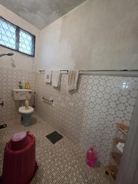 Rumah Teres 1-Tingkat untuk Dijual di Taman Bahagia (Senai) - Crystal Kong - Bathroom - PropertyGuru.com.my
