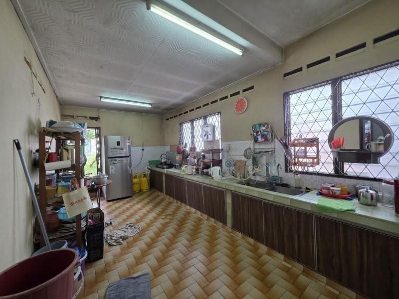 Rumah Teres 1-Tingkat untuk Dijual di Taman Bahagia (Senai) - Crystal Kong - Kitchen - PropertyGuru.com.my