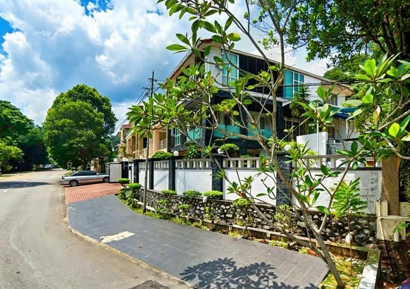 Rumah Berkembar untuk Dijual di Ampang Jaya (Ampang) - Rashidah Juremi - Exterior - PropertyGuru.com.my