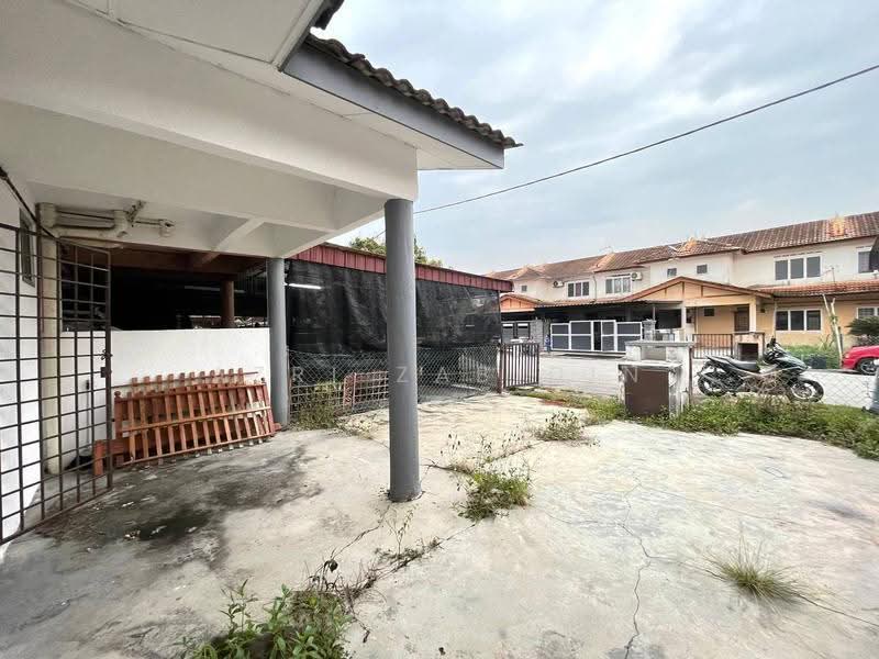 Rumah Teres untuk Dijual di Taman Banting Baru (Banting) - Azri Zabidin - Exterior - PropertyGuru.com.my