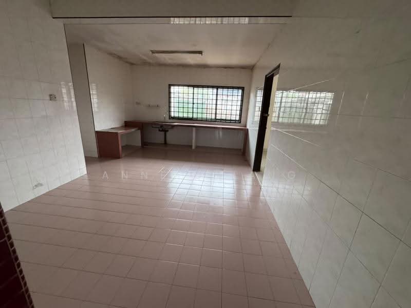 Bungalow House for Rent in Taman Istimewa (Tebrau) - Anne Chiang - Kitchen - PropertyGuru.com.my