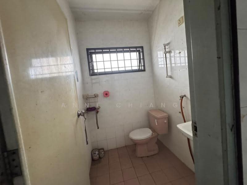 Bungalow House for Rent in Taman Istimewa (Tebrau) - Anne Chiang - Bathroom - PropertyGuru.com.my