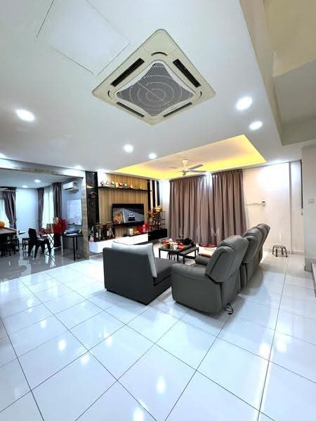 Rumah Teres 2-Tingkat untuk Dijual di Bandar Dato Onn (Tebrau) - Karl Lim - Living Room - PropertyGuru.com.my