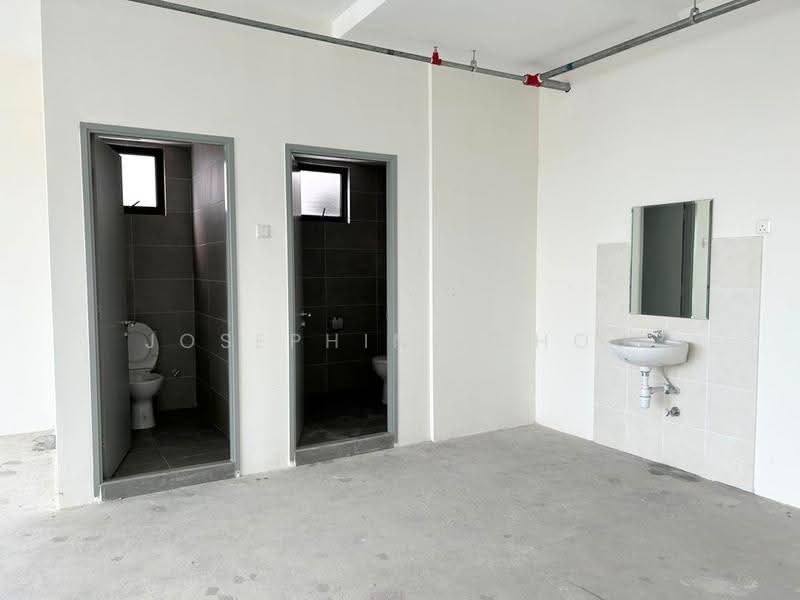 Pejabat untuk Disewa di Hicom - Glenmarie Industrial Park (Shah Alam) - Josephine Chou - Bathroom - PropertyGuru.com.my