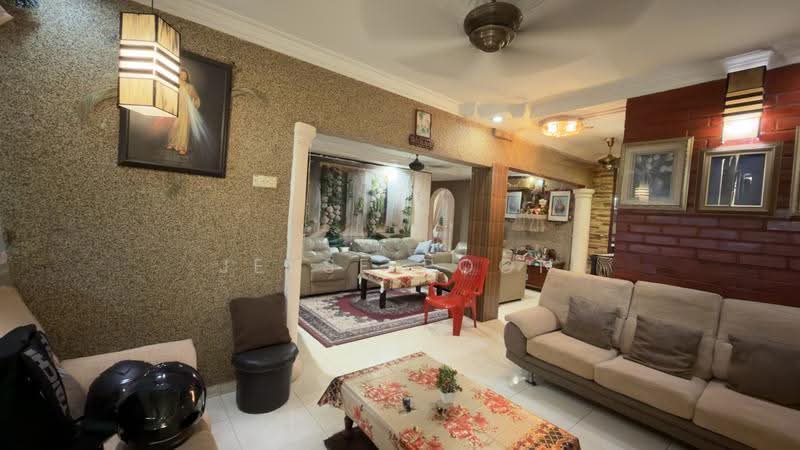 1-storey Terraced House for Sale in Bukit Indah (Iskandar Puteri (Nusajaya)) - Jesse Poon - Living Room - PropertyGuru.com.my