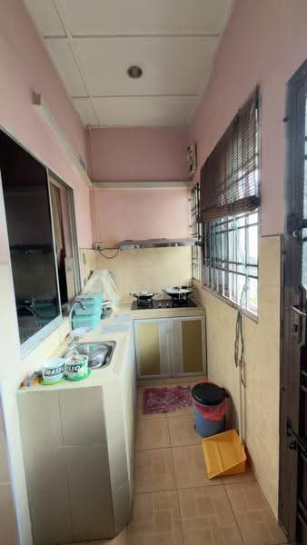 1-storey Terraced House for Sale in Bukit Indah (Iskandar Puteri (Nusajaya)) - Jesse Poon - Kitchen - PropertyGuru.com.my