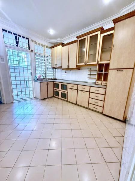 2-storey Terraced House for Sale in Taman Desa Cemerlang (Ulu Tiram) - Karl Lim - Kitchen - PropertyGuru.com.my
