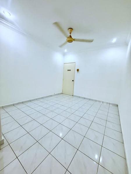 2-storey Terraced House for Sale in Taman Desa Cemerlang (Ulu Tiram) - Karl Lim - Interior - PropertyGuru.com.my