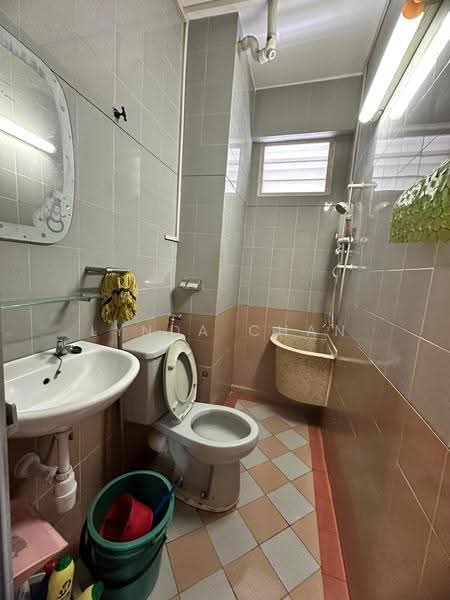 Apartment for Sale at Desa Bukit Dumbar - Lynda Chan - Bathroom - PropertyGuru.com.my