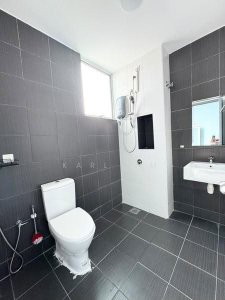 2.5-storey Terraced House for Sale in Bandar Seri Alam (Masai) - Karl Lim - Bathroom - PropertyGuru.com.my