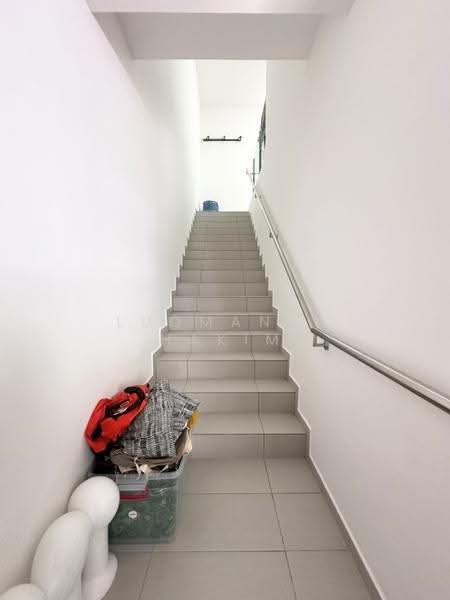 2-storey Terraced House for Sale in Taman Nusari Bayu (Bandar Sri Sendayan) - Luqmanul Hakim - Corridor - PropertyGuru.com.my
