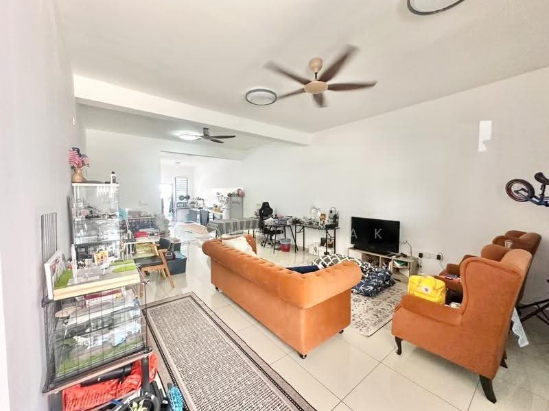2-storey Terraced House for Sale in Taman Nusari Bayu (Bandar Sri Sendayan) - Luqmanul Hakim - Living Room - PropertyGuru.com.my