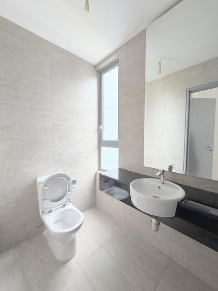 Kondominium untuk Dijual di Triuni Residences - Angie Khoo - Bathroom - PropertyGuru.com.my