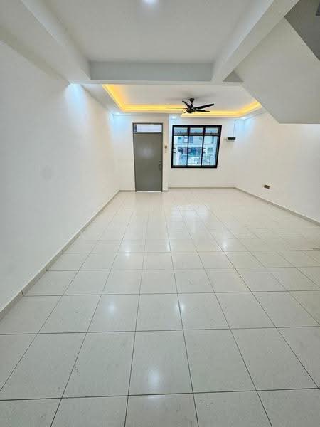 2.5-storey Terraced House for Sale in Taman Scientex Pasir Gudang (Pasir Gudang) - Vanessa Lim - Living Room - PropertyGuru.com.my