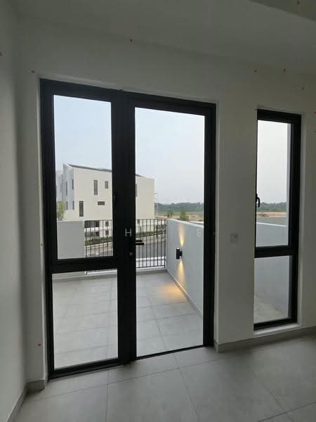 Terraced House for Rent in Petaling (Selangor) - JH Tee - Balcony - PropertyGuru.com.my