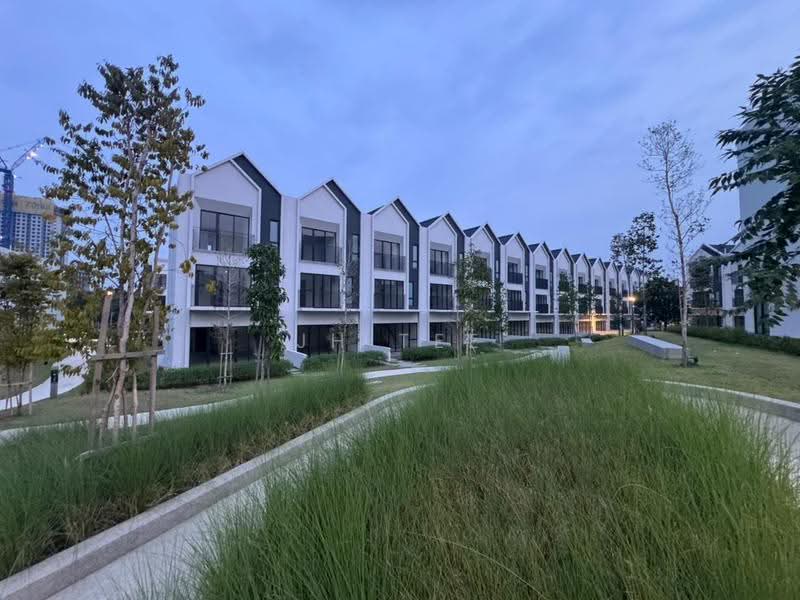 Terraced House for Rent in Petaling (Selangor) - JH Tee - Exterior - PropertyGuru.com.my