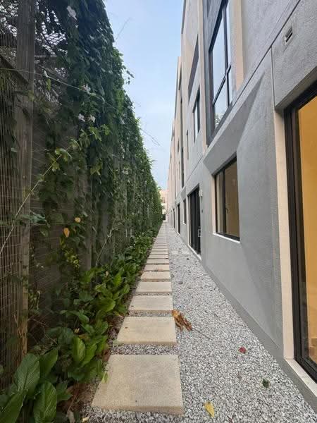 Terraced House for Rent in Petaling (Selangor) - JH Tee - Exterior - PropertyGuru.com.my