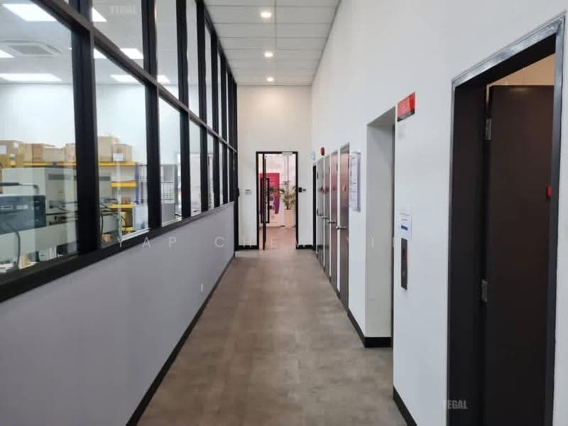 Kilang Berkembar untuk Disewa di Hicom - Glenmarie Industrial Park (Shah Alam) - Yap Chew Ying - Corridor - PropertyGuru.com.my