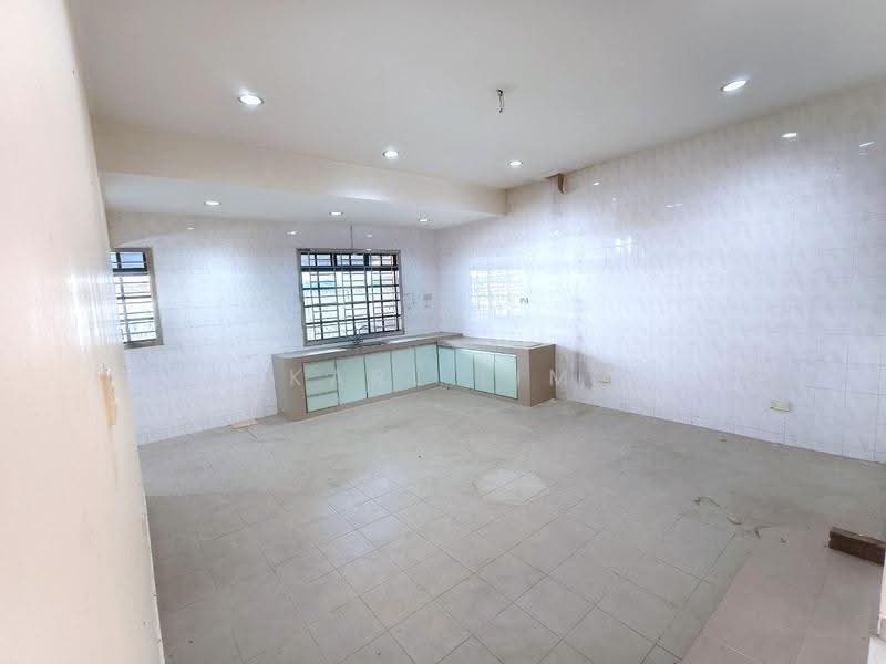 Semi-Detached House for Sale in Taman Skudai Baru (Skudai) - Karl Lim - Kitchen - PropertyGuru.com.my
