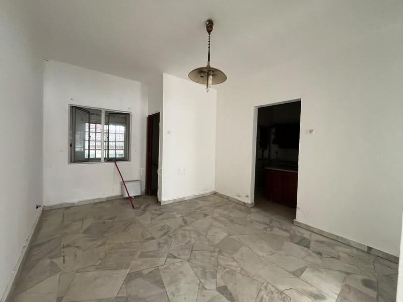 2.5-storey Terraced House for Sale in Bandar Country Homes (Rawang) - Tom Yip - Living Room - PropertyGuru.com.my