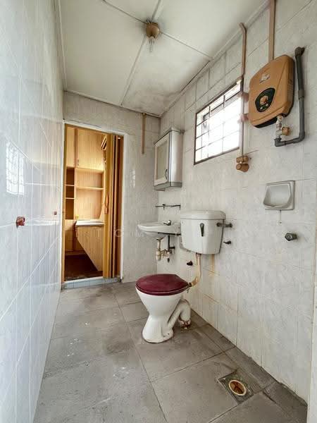 2.5-storey Terraced House for Sale in Bandar Country Homes (Rawang) - Tom Yip - Bathroom - PropertyGuru.com.my