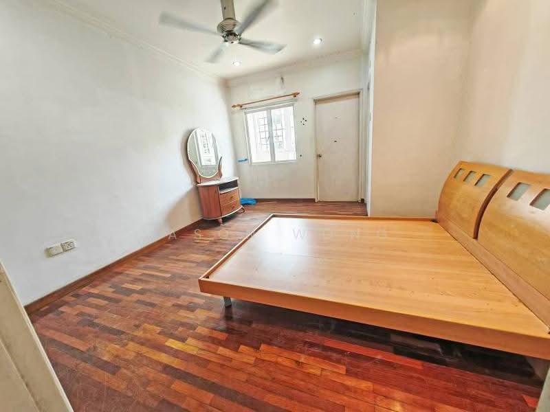 Rumah Bandar untuk Dijual di Taman Sungai Besi Indah (Seri Kembangan) - Eason Wong - PropertyGuru.com.my