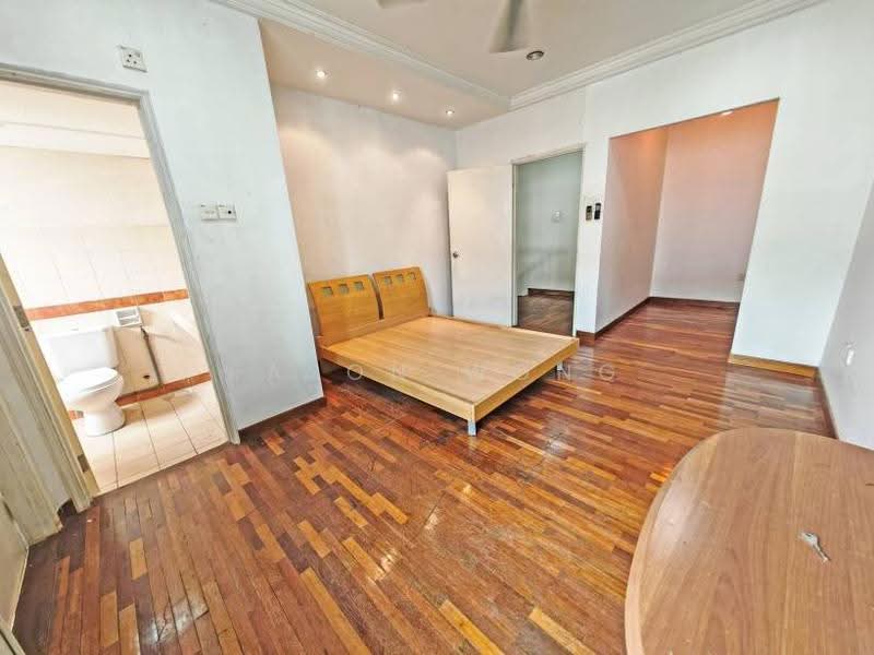 Rumah Bandar untuk Dijual di Taman Sungai Besi Indah (Seri Kembangan) - Eason Wong - PropertyGuru.com.my