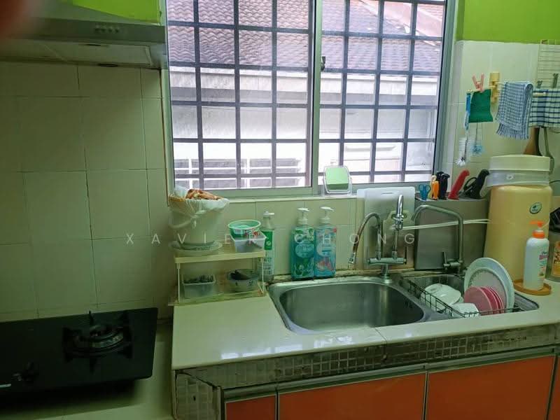 1-storey Terraced House for Sale in Seri Kembangan (Selangor) - Xavier Chong - Kitchen - PropertyGuru.com.my