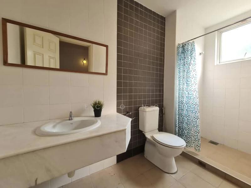 Condominium for Rent at Adora Courtyard Apartments - Echo Ng - Bathroom - PropertyGuru.com.my