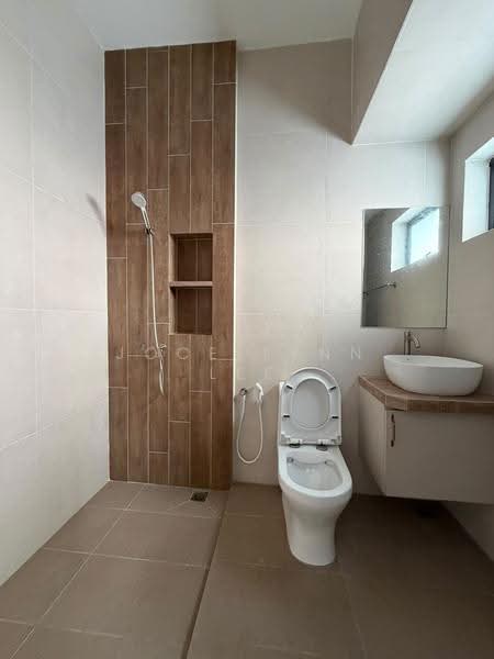 Rumah Berkembar untuk Disewa di Jalan Wee Hein Tze (Tanjung Bungah) - Jocellynn Lee - Bathroom - PropertyGuru.com.my