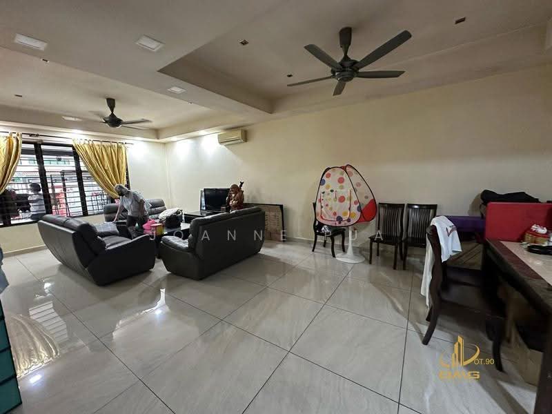 2-storey Terraced House for Sale in Bandar Bukit Tinggi (Klang) - Joanne Pua - Living Room - PropertyGuru.com.my