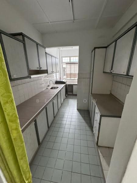 Kondominium untuk Disewa di Danau Idaman - Benz Low - Kitchen - PropertyGuru.com.my