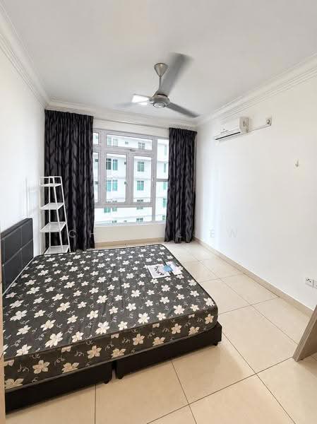 Kediaman Servis untuk Dijual di Pangsapuri Tanah Emas (Golden Sands) - Chris Liew - Bedroom - PropertyGuru.com.my