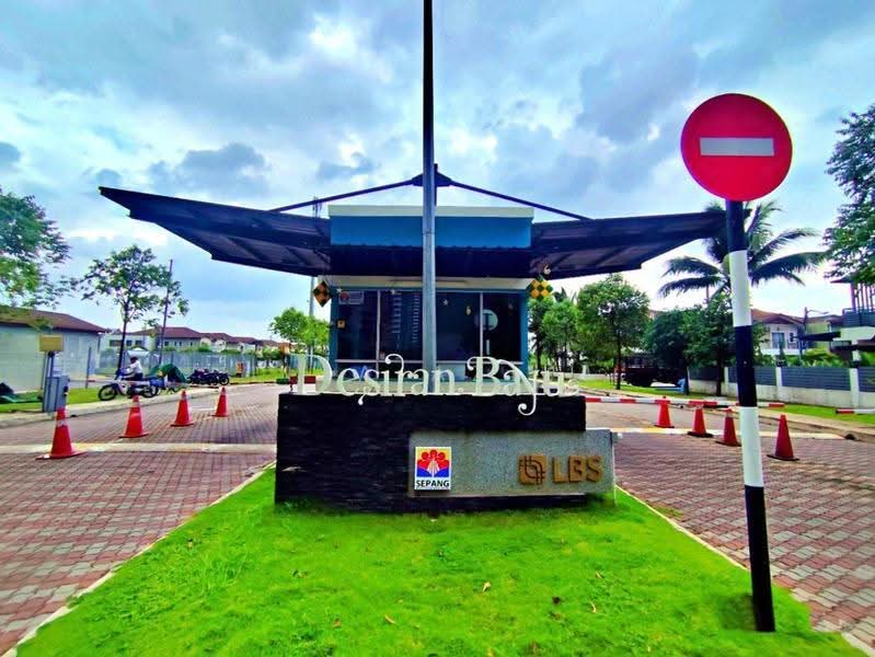 Rumah Berkembar untuk Dijual di Taman Desiran Bayu (Puchong) - Lisa Azila - Exterior - PropertyGuru.com.my