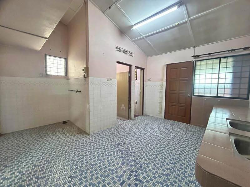Rumah Teres 2-Tingkat untuk Dijual di Taman Bertuah (Ipoh) - Kayan . - Kitchen - PropertyGuru.com.my