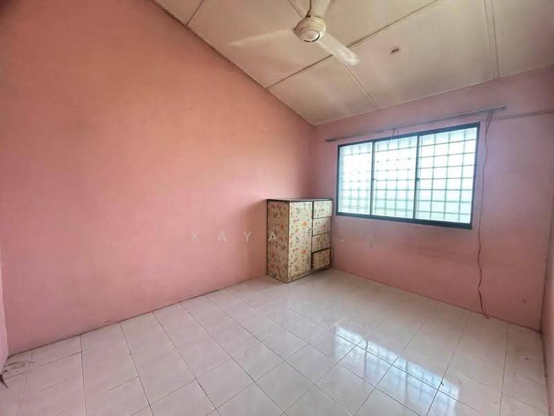 Rumah Teres 2-Tingkat untuk Dijual di Taman Bertuah (Ipoh) - Kayan . - Bedroom - PropertyGuru.com.my