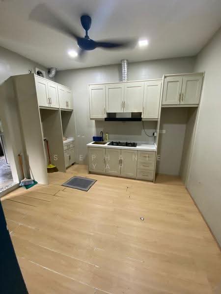 Semi-Detached House for Rent in Taman Riveria Perdana (Klang) - Stephanie Yap - Kitchen - PropertyGuru.com.my