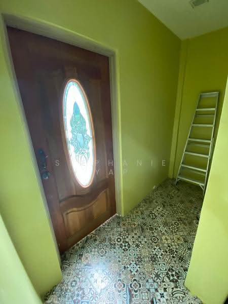 Semi-Detached House for Rent in Taman Riveria Perdana (Klang) - Stephanie Yap - Entrance - PropertyGuru.com.my