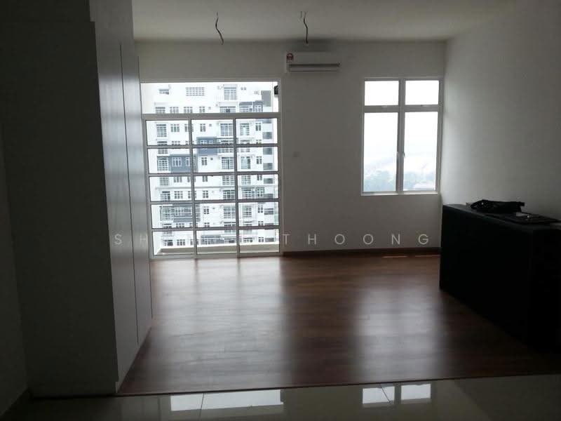 Pangsapuri untuk Dijual di Nusa Heights (Nusa Puncak) - Shinee Thoong - Living Room - PropertyGuru.com.my