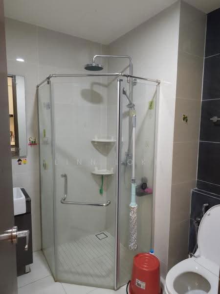 Condominium for Rent at Amberside @ Country Garden Danga Bay - Linn Loke - Bathroom - PropertyGuru.com.my