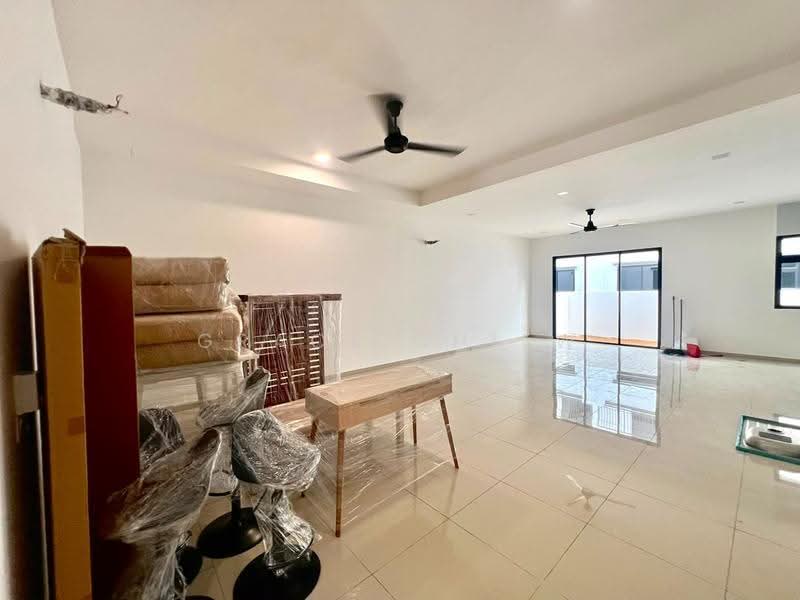 Rumah Teres 2-Tingkat untuk Disewa di Taman Ekoflora (Johor Bahru) - Grace Chiew - Living Room - PropertyGuru.com.my