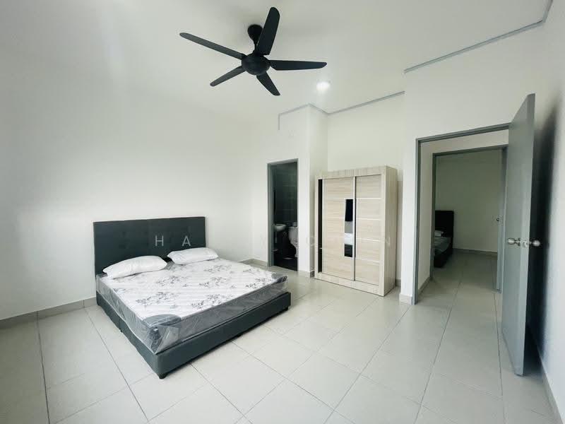 Kediaman Servis untuk Disewa di The Netizen - Harry Chin - Bedroom - PropertyGuru.com.my