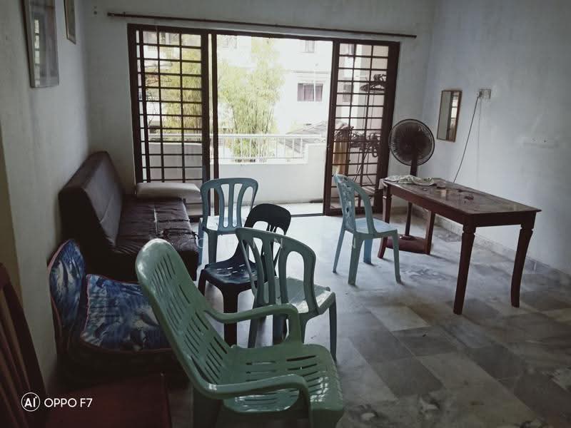 Pangsapuri untuk Dijual di Kenanga (Park View Court) - CHIN FN - Living Room - PropertyGuru.com.my