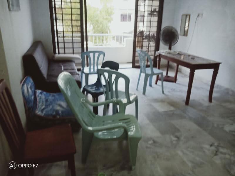Pangsapuri untuk Dijual di Kenanga (Park View Court) - CHIN FN - Living Room - PropertyGuru.com.my