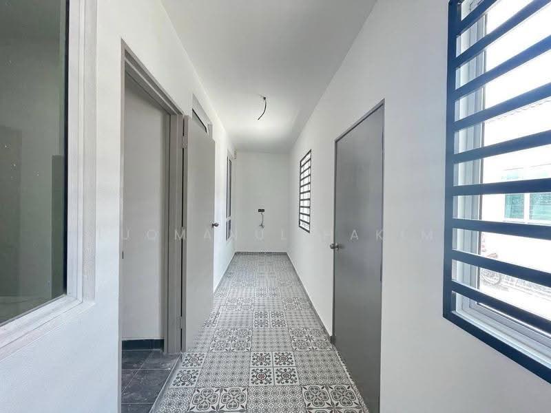 2-storey Terraced House for Rent in Bandar Sri Sendayan (Negeri Sembilan) - Luqmanul Hakim - Corridor - PropertyGuru.com.my